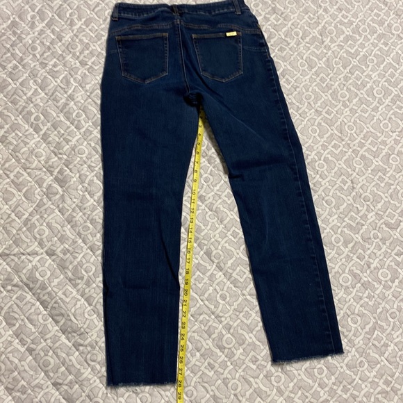 Chico's So Lifting Straight Leg (Raw Hem) Jeans size 1 (size 8) - Picture 7 of 7